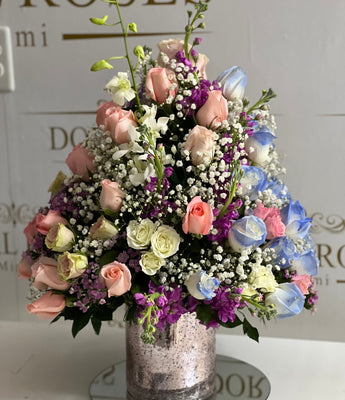 Celebrate the new bundle of joy with our vibrant and fresh blooms. Welcome the newest addition to the family with our bouquet of New Baby Flowers! Home delivery Miami. Doral Roses Miami
