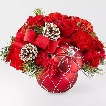 Celebrate Christmas with flowers and bouquets designed to add a touch of festive cheer to every room. Our Doral Roses Miami Christmas Collection brings back our favorite vacation memories, home delivery Miami, Doral Roses Miami