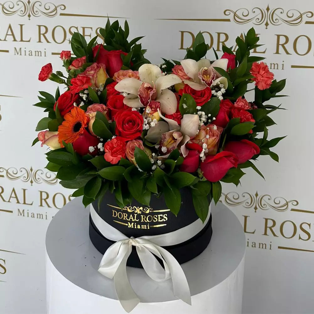 Mixed Flowers Box, the perfect gift to brighten any occasion! Home delivery in Miami, Doral Roses florist